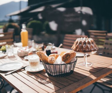 Frühstückstisch im Freien | © Urlaub am Bauernhof / Daniel Gollner