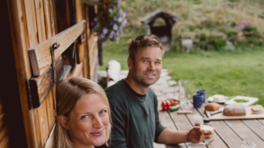 Paar sitzt bei Jause | © Paar sitzt bei Jause
